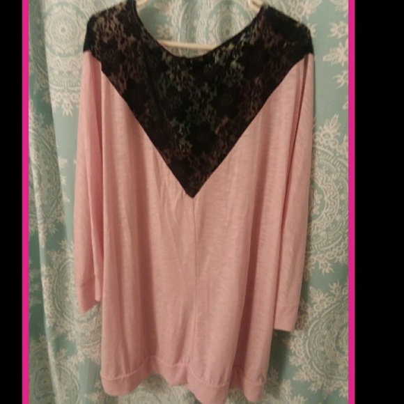 Super cute Torrid top - Picture 3 of 4
